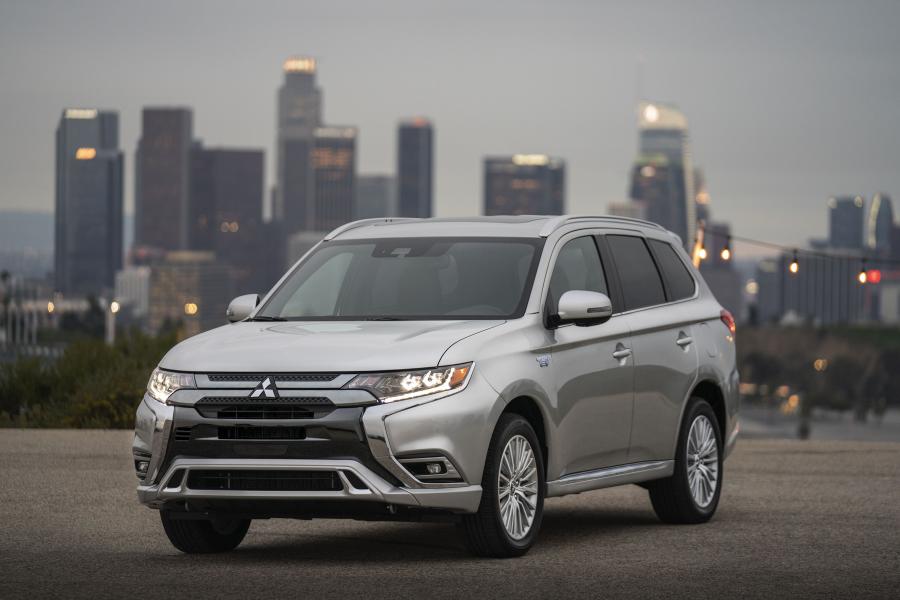  Mitsubishi Outlander PHEV 2018 года  (NA) (фото 10 из 41)